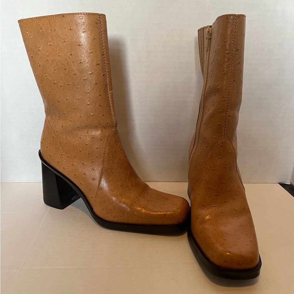 SOLD MIA 90’s Genuine Leather Square Toe Block Heel Boot Size 7M